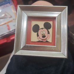 Disney Pin Mickey Mouse, Minnie, Tinker Bell, Dumbo Mini Frame