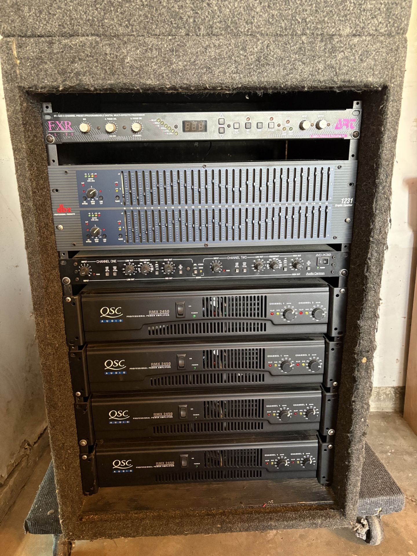 WSC AUDIO PROFESSIONAL POWER AMPLIFIER RMX 2450