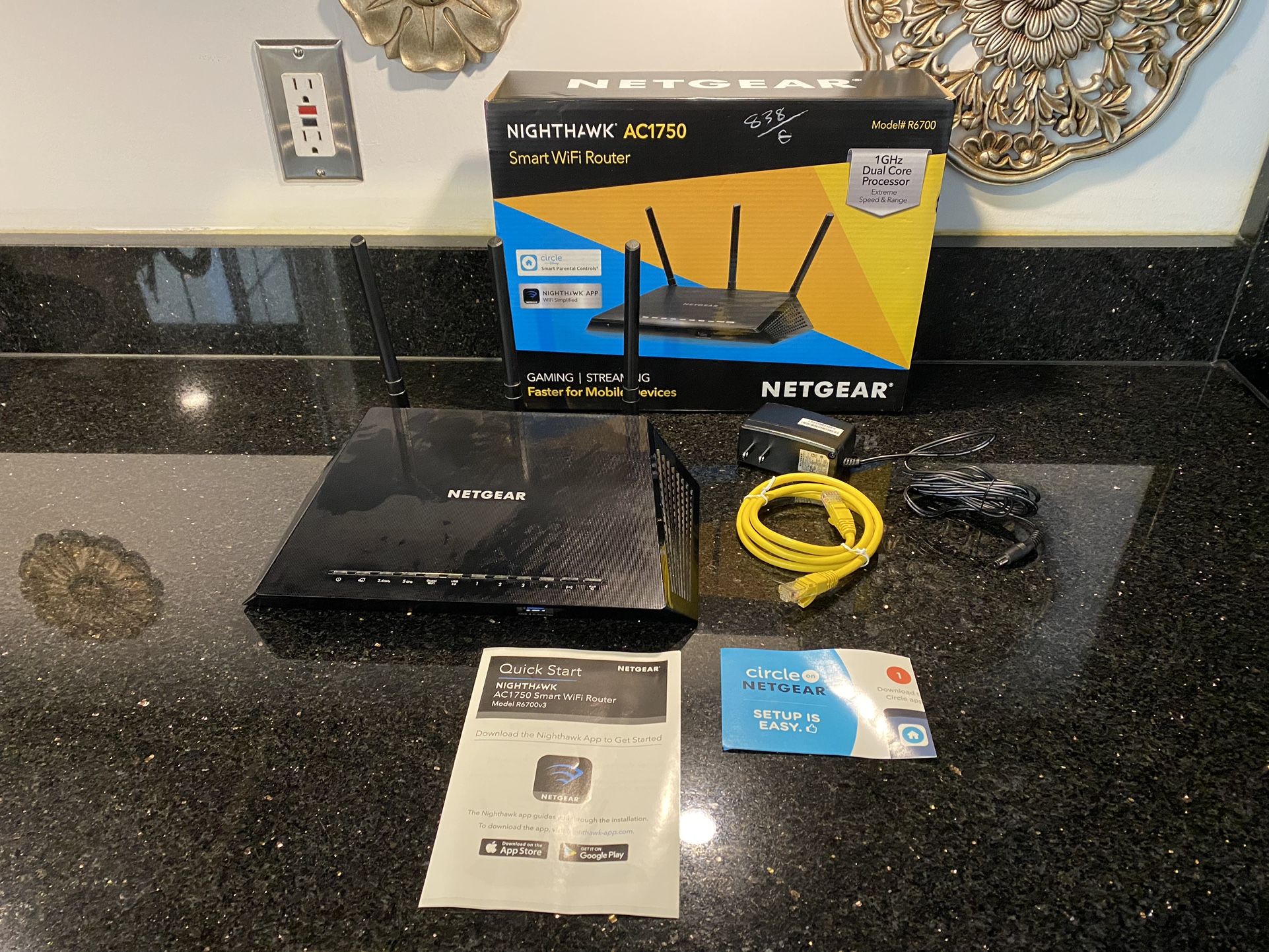 NETGEAR R6700 Nighthawk AC1750 Smart WiFi Gaming Router - R6700-100NAS