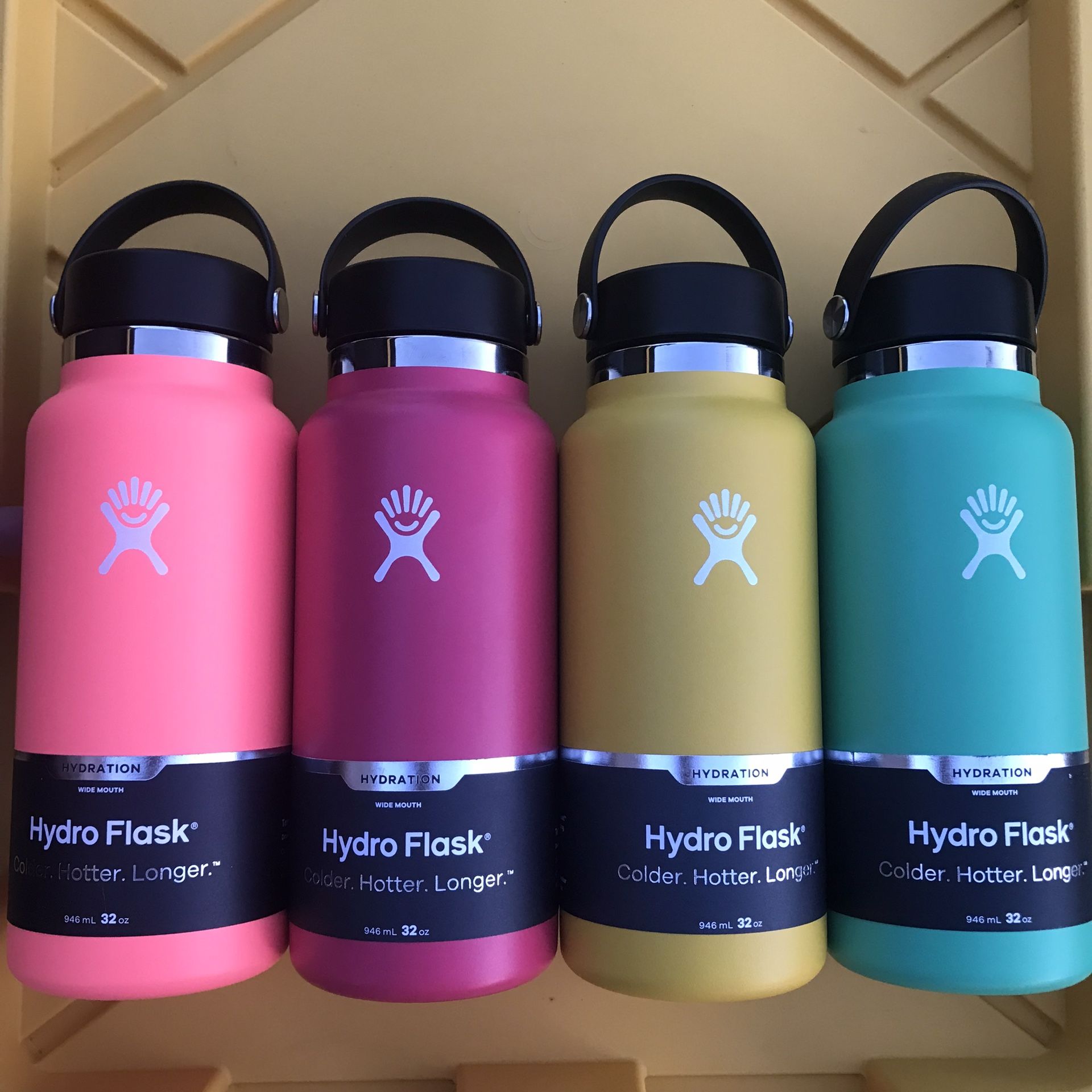 Hydro Flasks (NEW)32 oz (946mL)Wide Mouth with Flex Cap in colors  Hibiscus(Light Orange), Watermelon , Sunflower, Spearmint (Light Green) $30  Each for Sale in Gilroy, CA - OfferUp