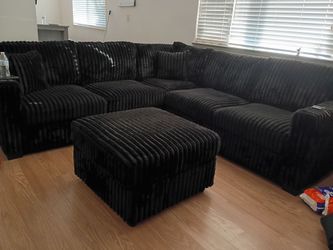 Sectional couch with ottoman