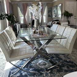 Z Galleries dinning table with 6chairs