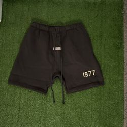 Essentials Shorts