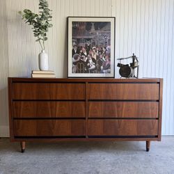 ✨ Lane Mid Century Modern Dresser – Restored ✨