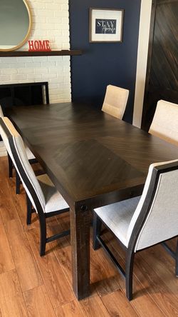 Dining table and 6 chairs