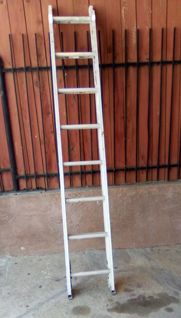 Escalera Aluminio 16 Pies De Lo Alto 8 Pies De Alto De Tijera En El Este De Los Ángeles