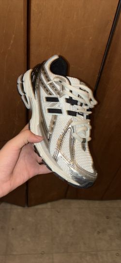 New Balance Sneakers White Silver Black