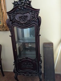 Curio Cabinet - Vitrine