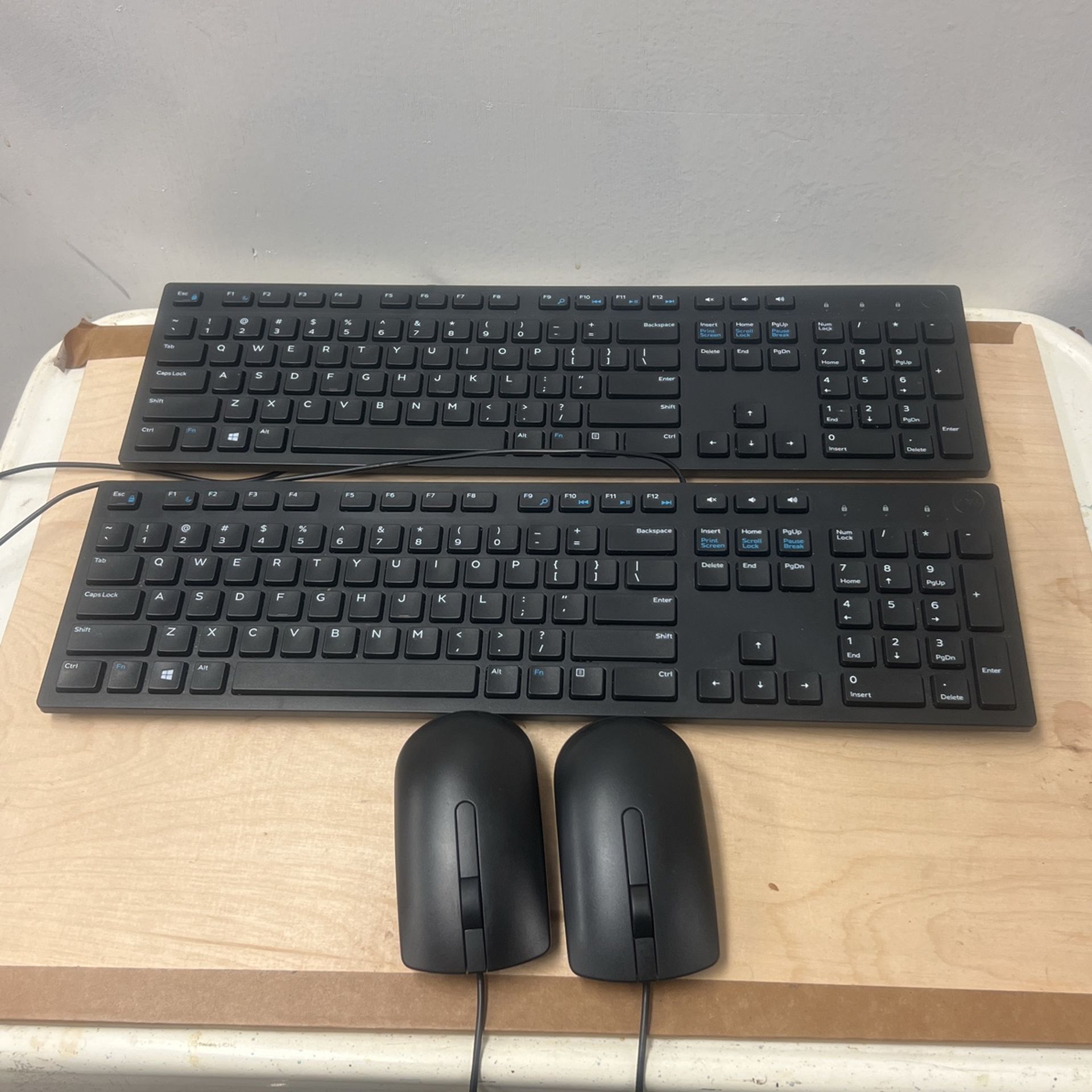 2Dell Keyboards Model And KB216D & 2 Mouse Pads