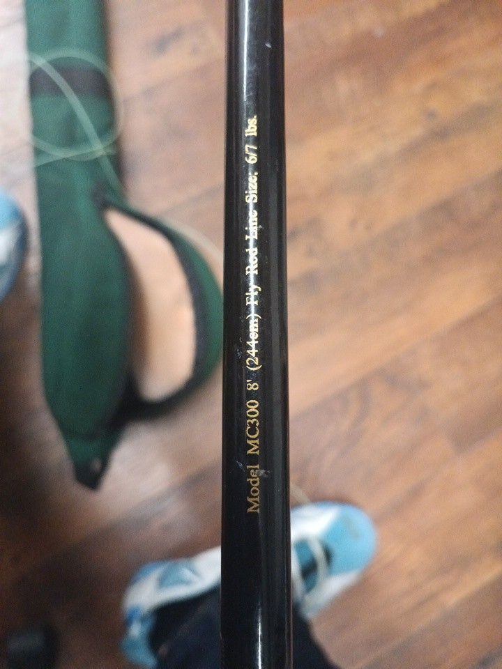 2 Fly Fishing Rods And 2 Rod Case With 2 Reels