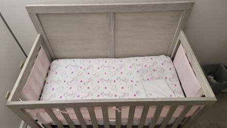 4-in-1 Convertible Crib - Grey