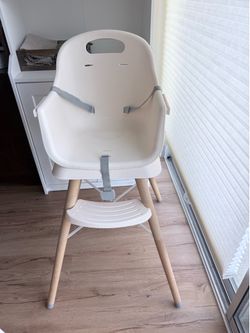 Convertible high chair with wood legs