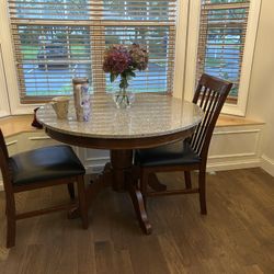 Kitchen table with 2 chairs