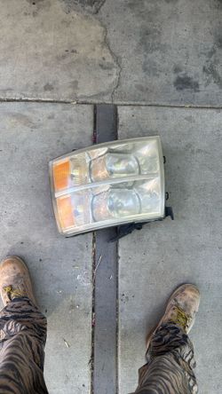 Driver Side Head Light Chevy Silverado