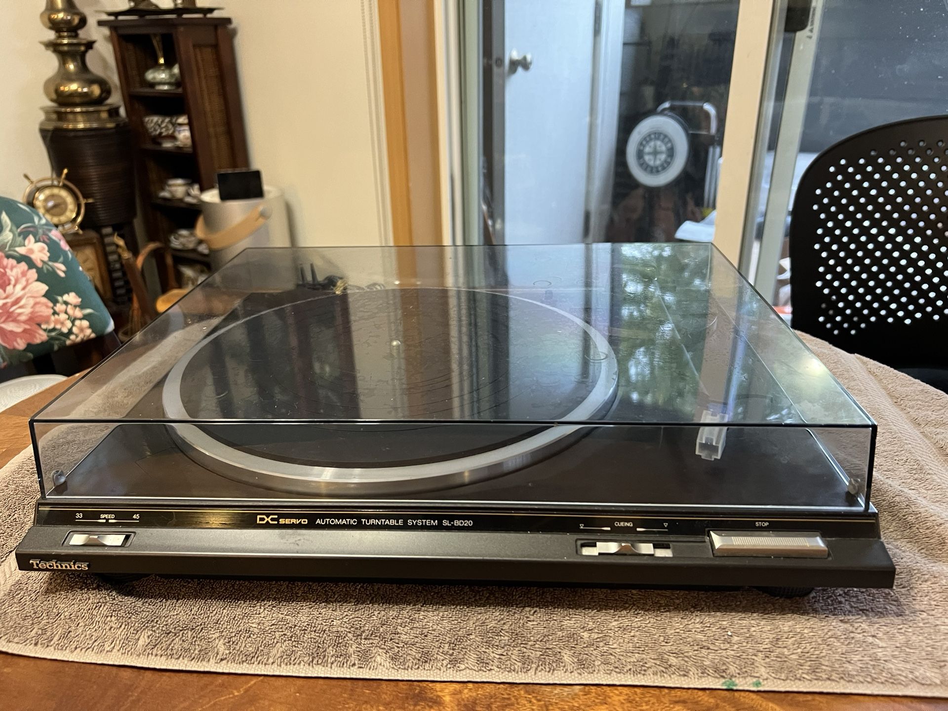 Technics SL-BD20 Semi-Automatic Turntable