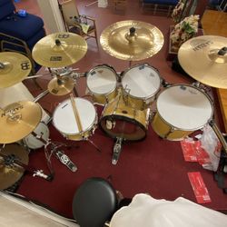 TAMA DRUM SET