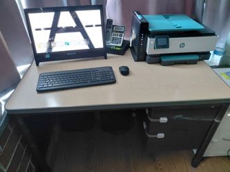 FREE DESK COME AND GET IT