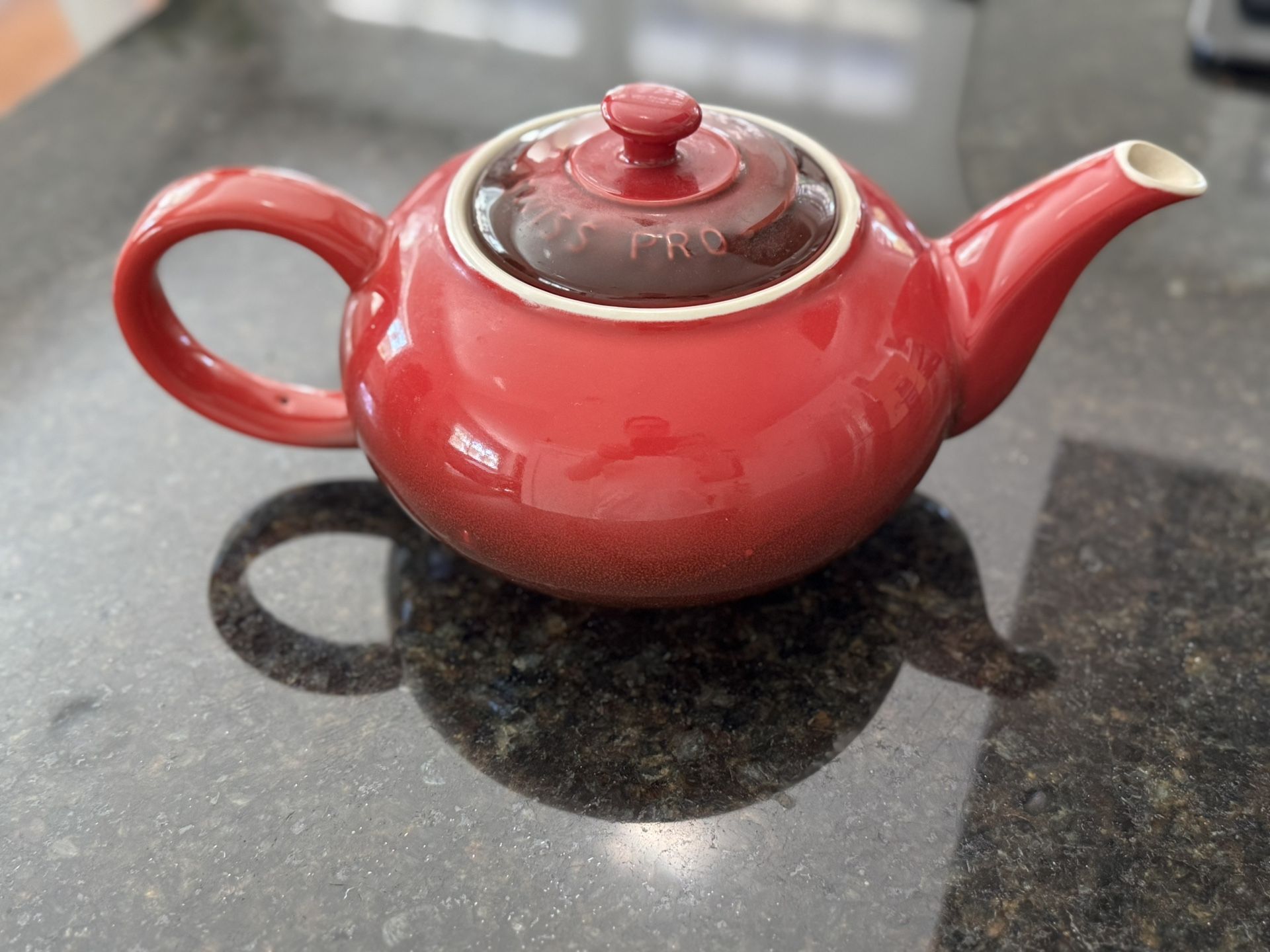 Swiss Pro Teapot Microwave Oven & Dishwasher Safe Red
