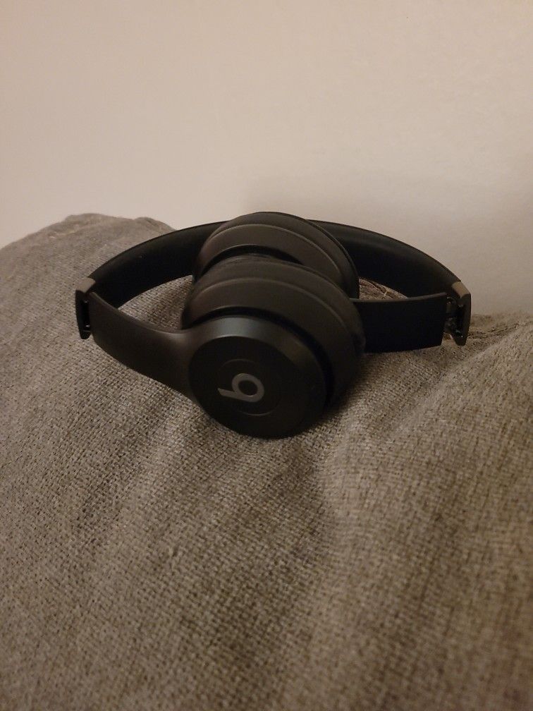 Beats Solo 4