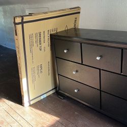 Dresser With Top