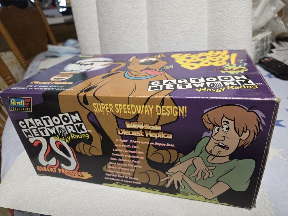 Revell 1:24 Cartoon Network Car 29