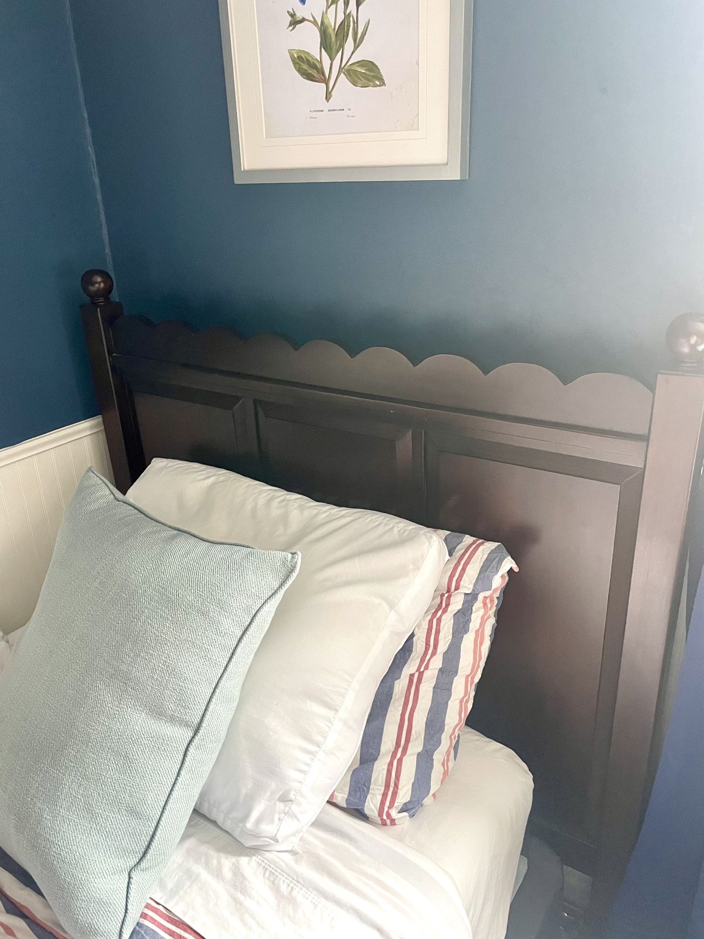 Pottery Barn Scalloped Twin Bed Frame And Mattress