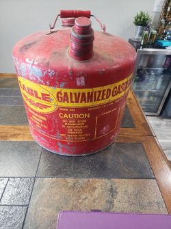 Eagle Model 505 Vintage 5-Gallon Metal Gas Can