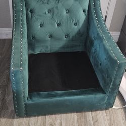 Green Velvet PHOTOS WITH SANTA 🎅🎄Modern-Style Tuffed Back Accent Chair (*Miss Cushion + Legs, Some Wear)