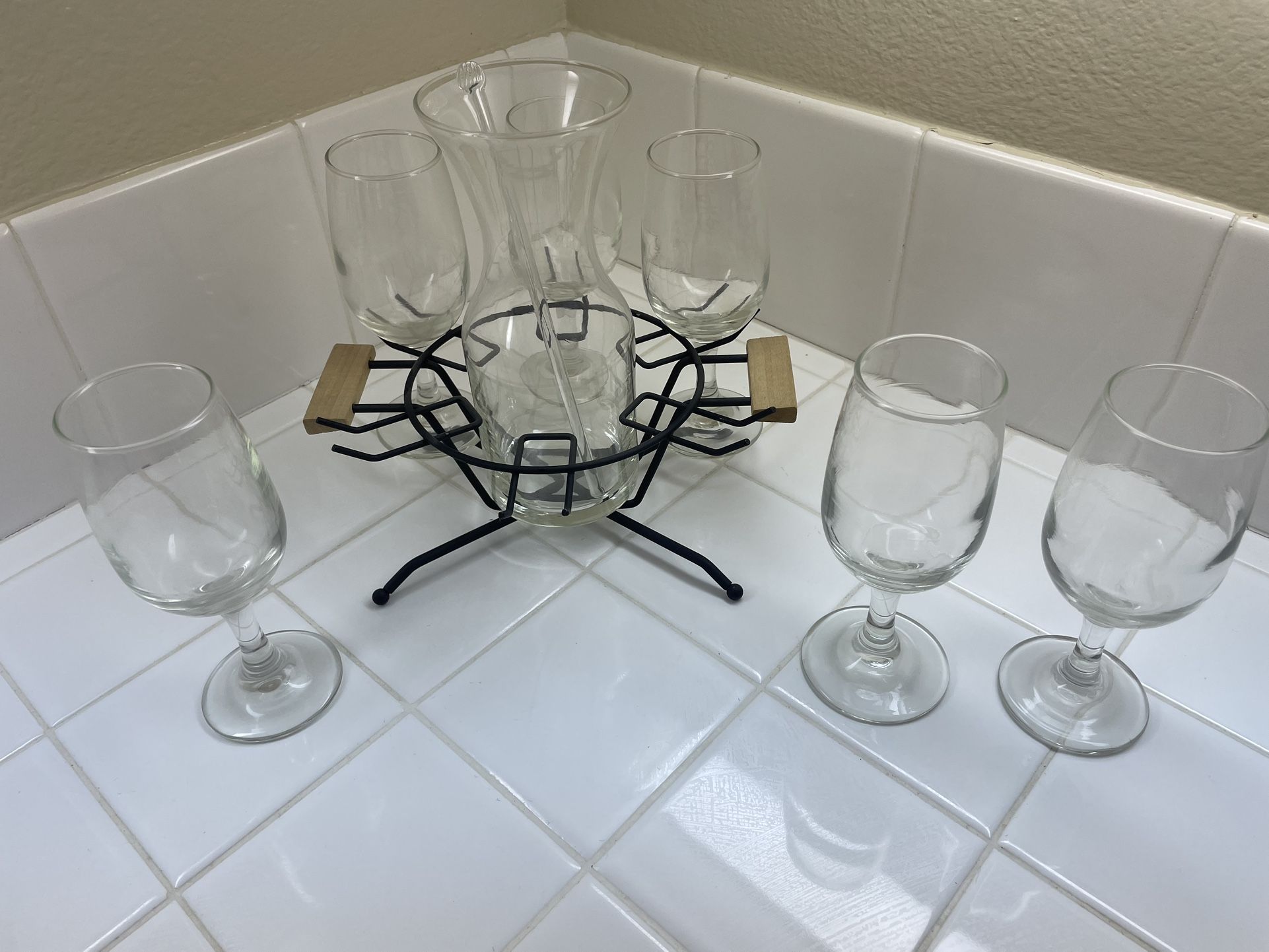 Wine Decanter & Glasses w/Rack