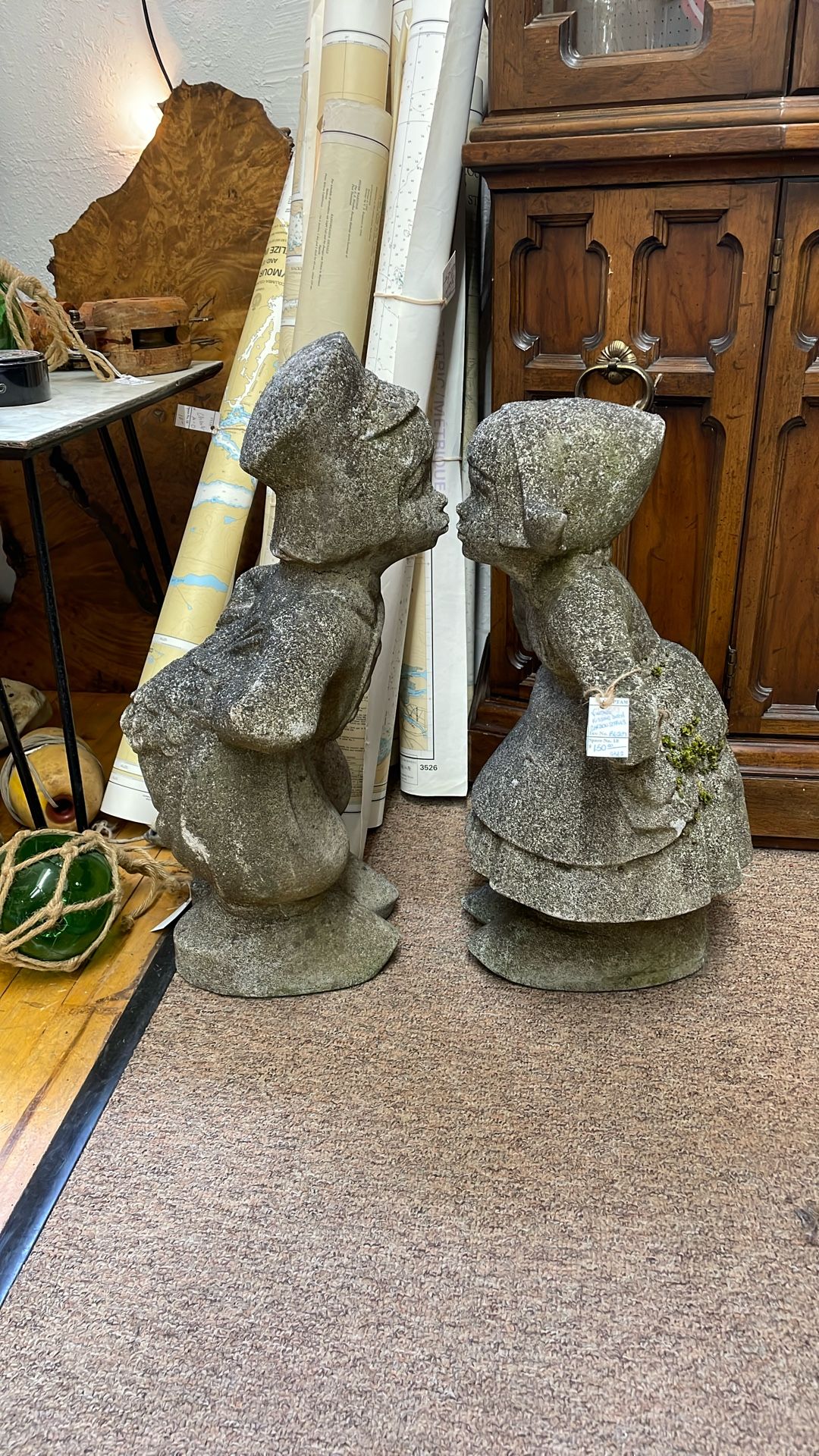 Kissing Dutch Garden Statues