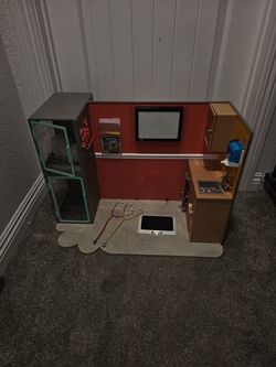 Our Generation by Battat- Healthy Paws Pet Clinic- Toy, Veterinarian Animal Clinic for 18"