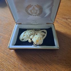 Oriental Ivory Jewelry 