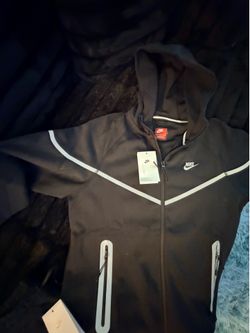 Selling full Nike tech pants and jacket for 175