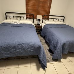 Full size metal bed frame