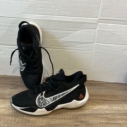 Nike Zoom Freak 2 basketball shoes Size 6.5Y