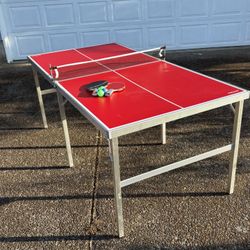 Compact Folding Ping-Pong Table With Balls and Paddles