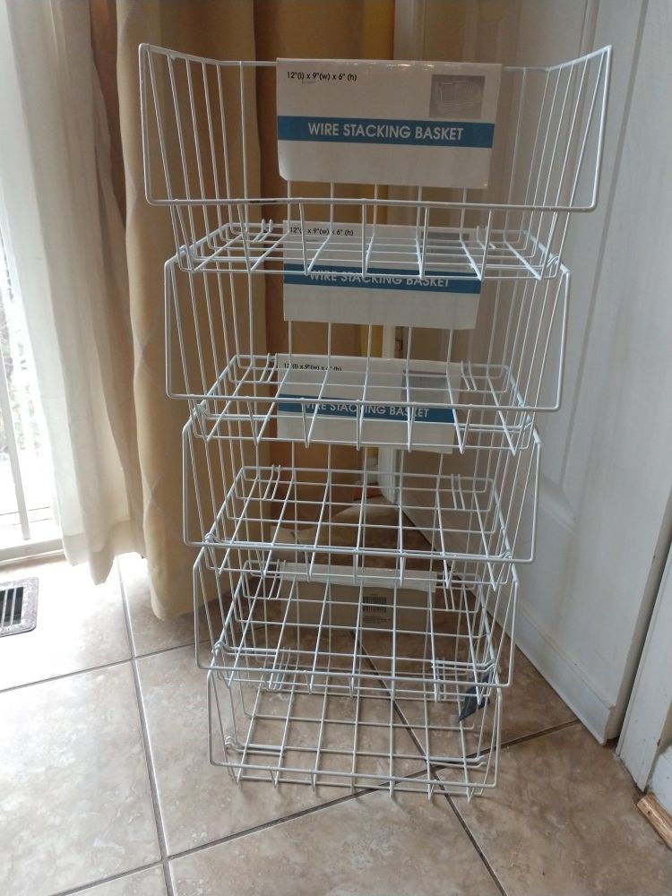 5-Stackable wire basket