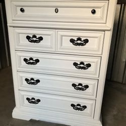 Dresser  White 
