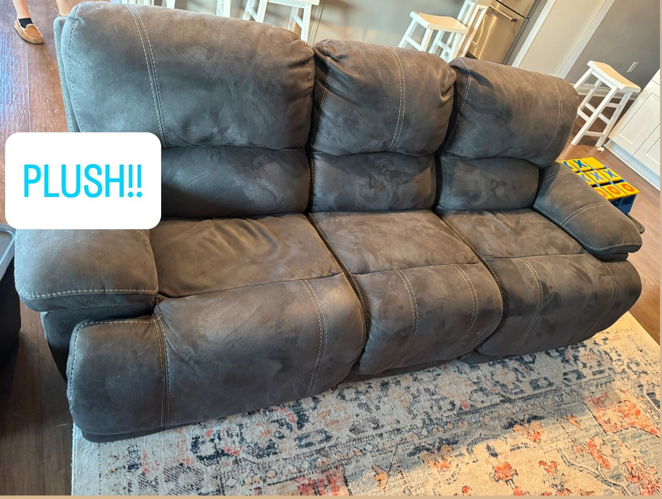 PLUSH Reclining Sofa & Loveseat Set – Manual Recliners – LIKE NEW!! 🛋️