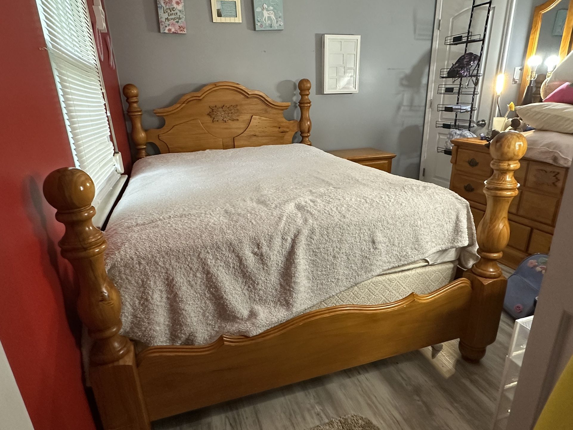 Queen Size Bedroom Set-3 pieces 