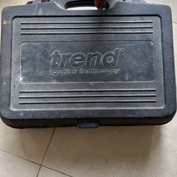 T4 Plunge Router