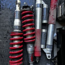 Tacoma TRD Pro Fox 2.5 shocks 