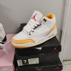 Jordan 3 Retro/ Women Sizes 6.5-9.5