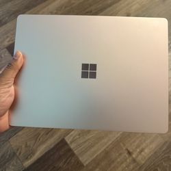 Microsoft Surface Go
