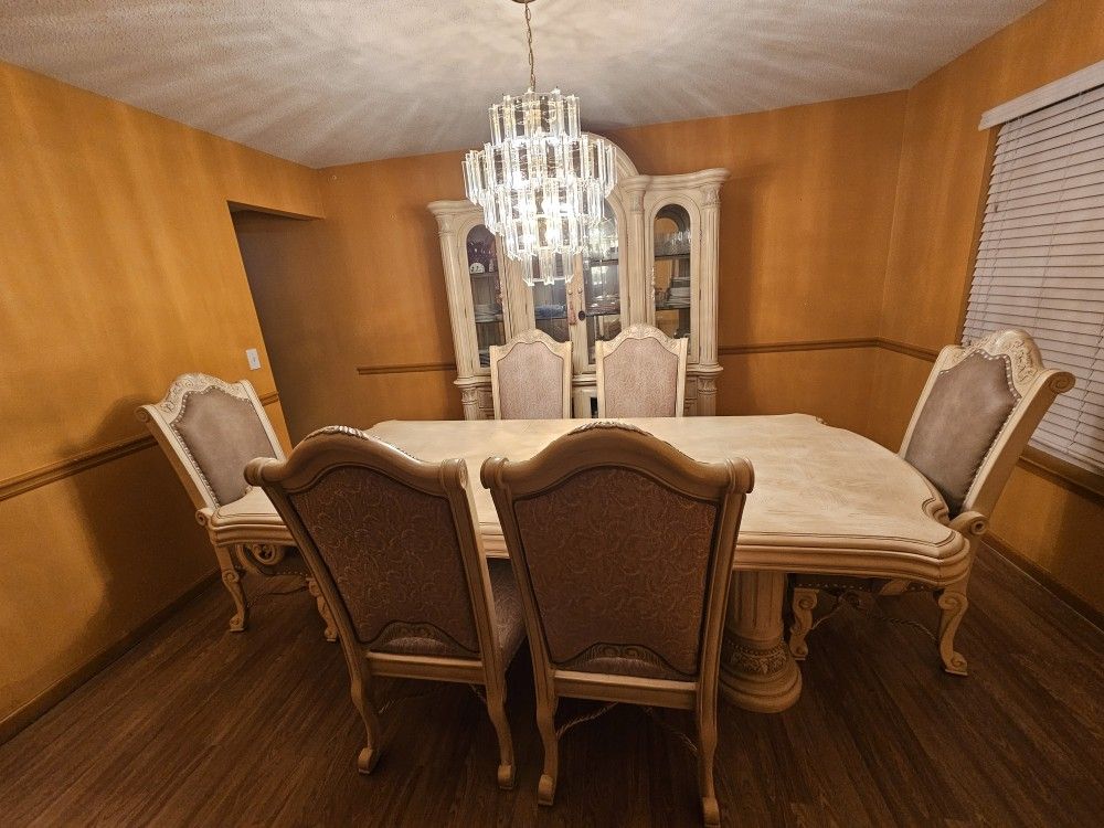 Michael Amini Monte Carlo Silver Snow Collection Luxury Furniture Dining Room Set