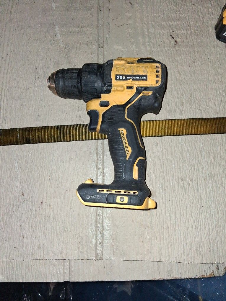 DeWalt Atomic Drill