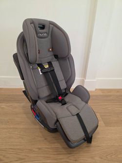 Nuna EXEC All-in-One Car Seat - 2023 Excellent Condition