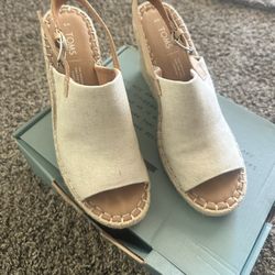 Women’s TOMS Wedge Sandals Size 9 – Like New