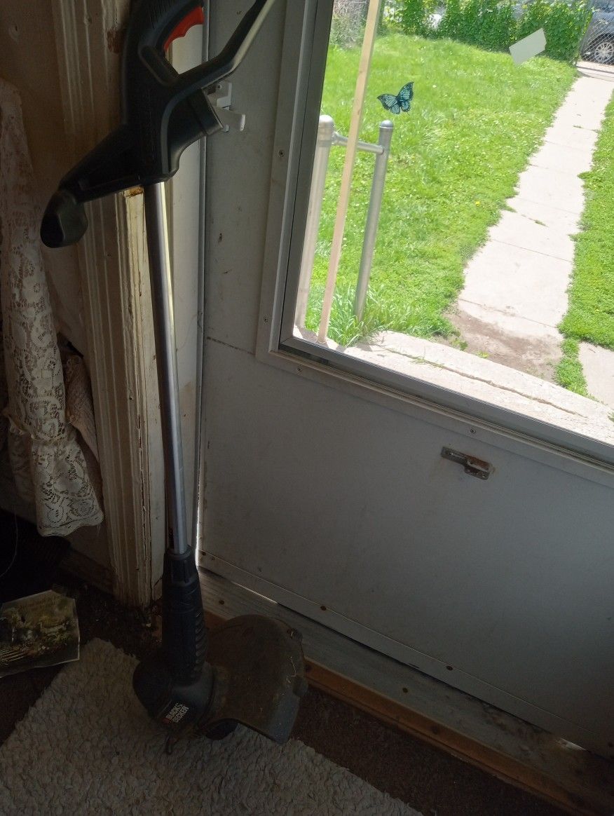 Electric Weed Eater Good Condition $10.00