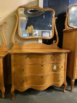 CHEST: Antique Birds Eye Chest w/ 2 long drawers, 2 small drawers & mirror (wear & tear)  SKU 9DK55G